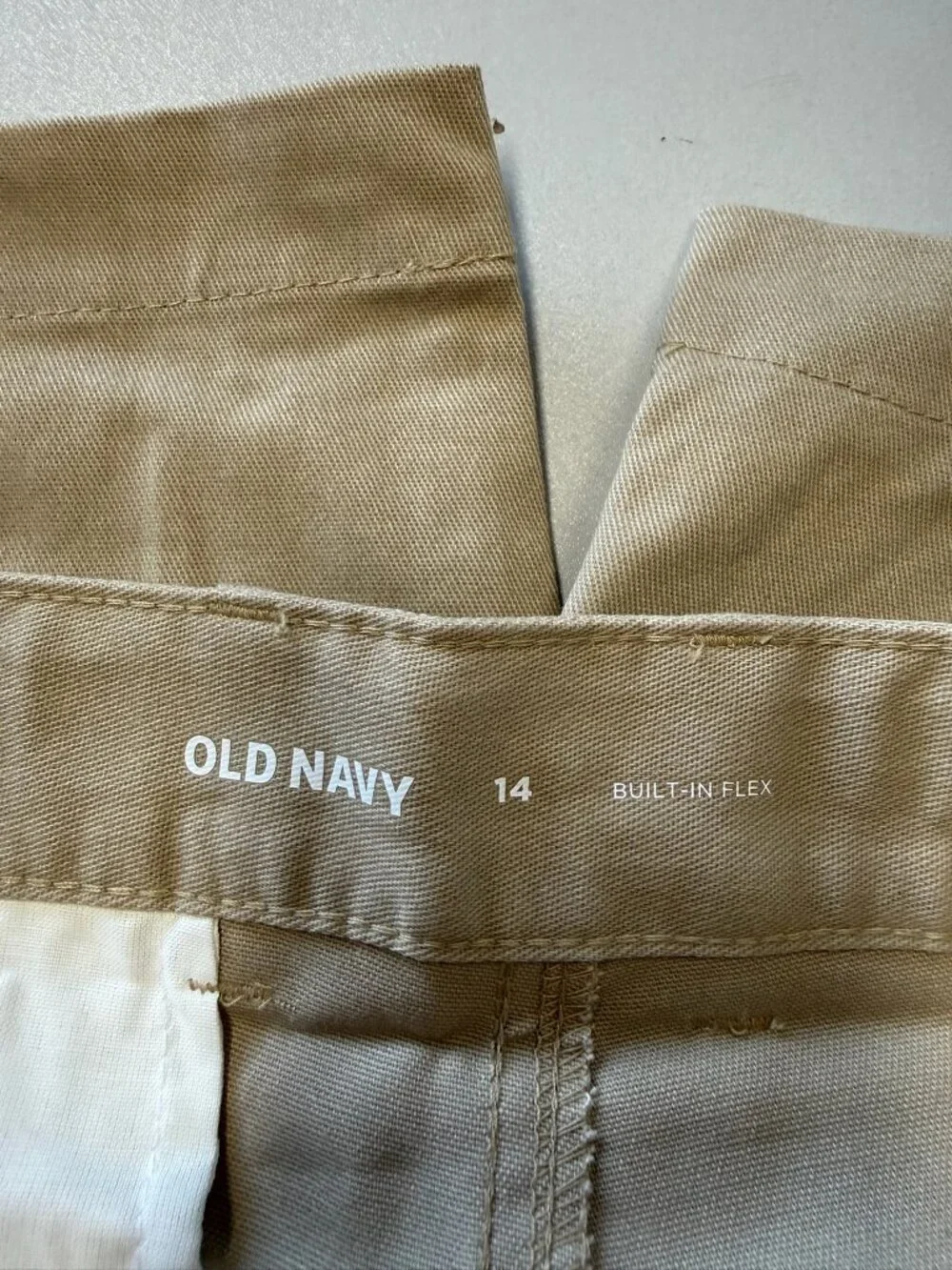 OLD NAVY Boy's Flat Front  Khakis Shorts with Built in Flex Size 14